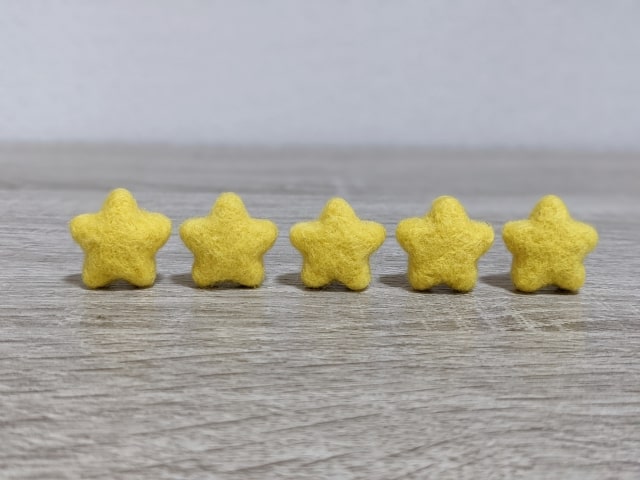 5つ並ぶ星のマーク